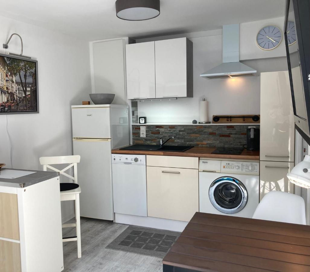 Living At Saarpartments - Adultsonly - Business & Holiday Homes With Kitchen For Long- And Short Term Stay, 3 Min To St Johanner Markt And Points Of Interest Саарбрюкен Екстериор снимка
